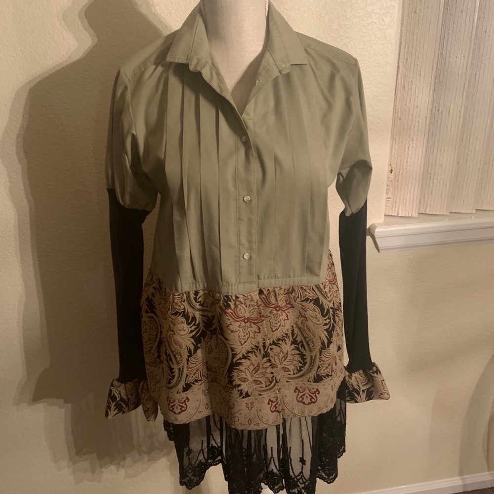 🐝NWOT💥Host Pick💥UniqueUpcycled Blouse Well Made